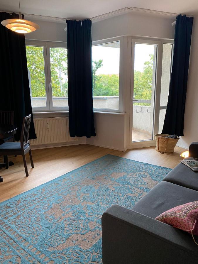 Beautiful Apartment With Balcony Berlin Exterior photo